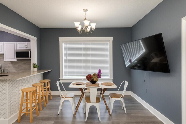 Building Photo - 1216 E 33rd Ave