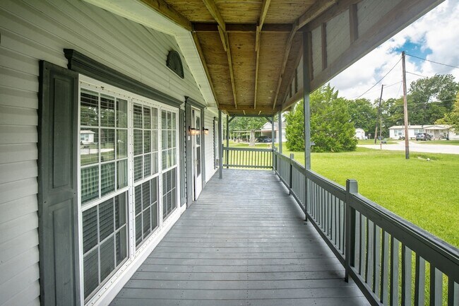 Building Photo - 5410 Carriage Trails Dr