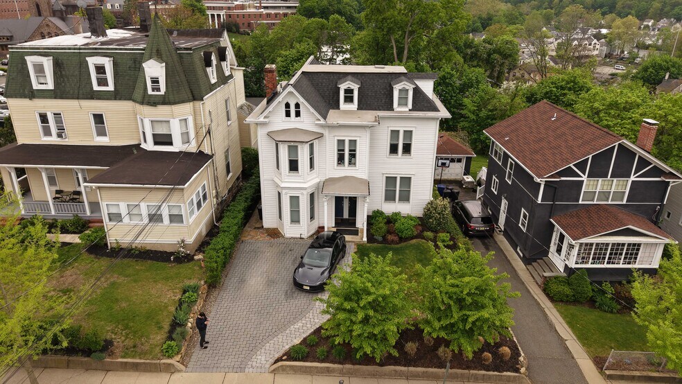 Aerial of house - 14 Prospect St