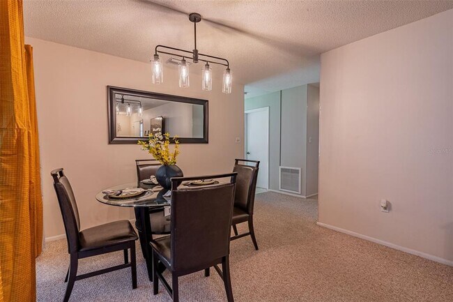 Building Photo - 6308 Fernbrook Ct