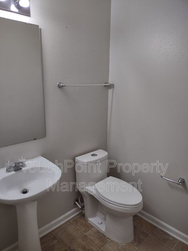 Building Photo - 2026 Durand Rd