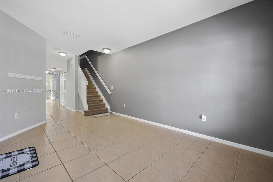 SO FLO Real Estate Group 2741 SW 120th Ter # 305-3 MIRAMAR, FL - 2741 SW 120th Ter
