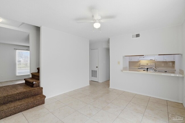 Building Photo - 2109 Langley Ave