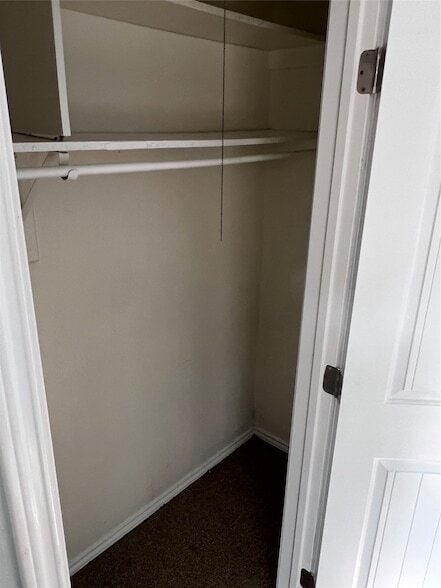 Building Photo - 818 Fairlawn Dr