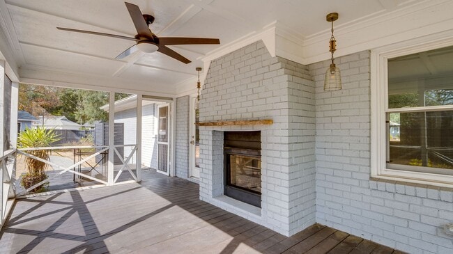 Building Photo - 3 Bedroom 3 Bath House in Parish Place - M...