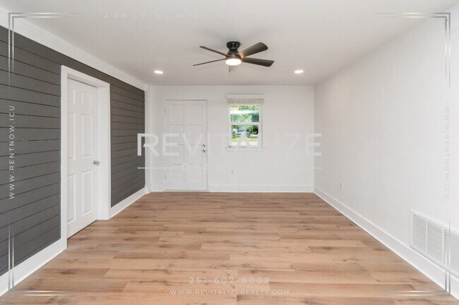 Building Photo - 2365 Sybel Dr
