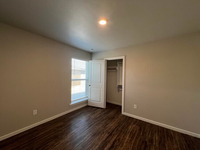 Building Photo - 3401 Tiffin Ave