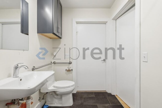 Building Photo - 245 Norwell St