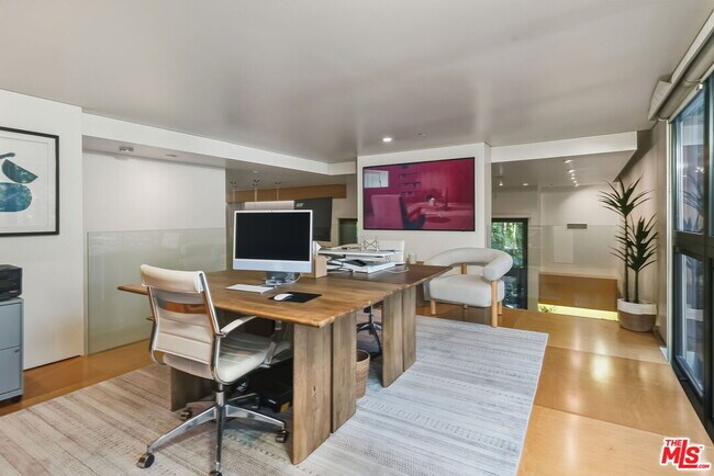 Building Photo - 1849 Fox Hills Dr