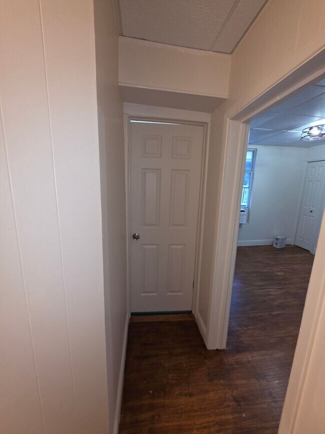 Building Photo - 202 Luella Ct