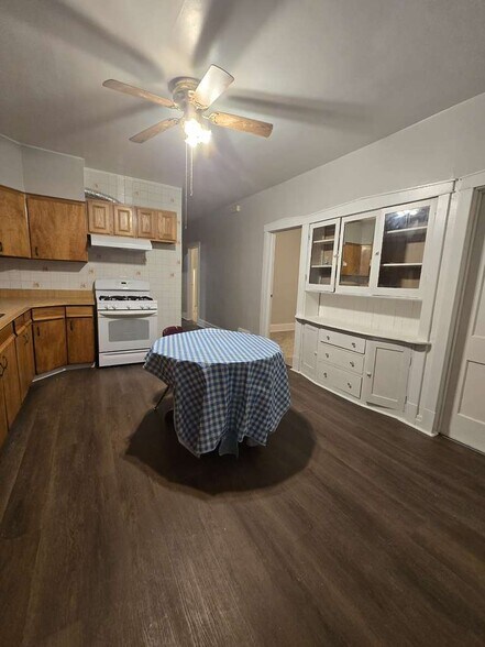 Building Photo - 8445 S Marquette Ave