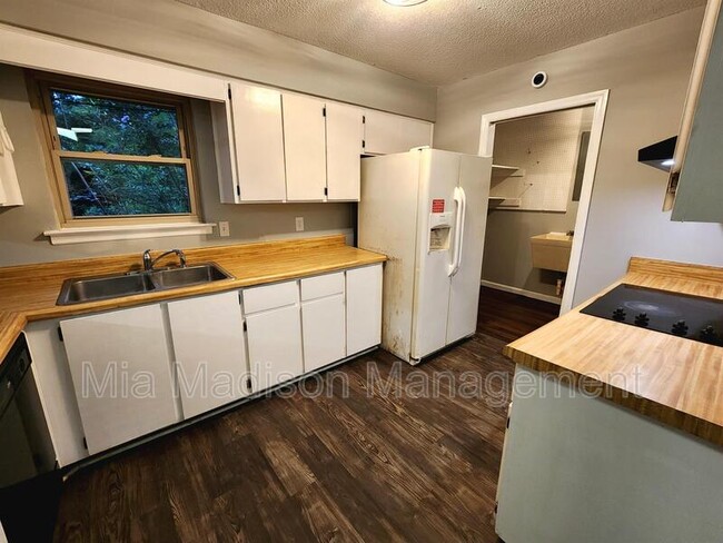 Building Photo - 1531 Marcy Cir
