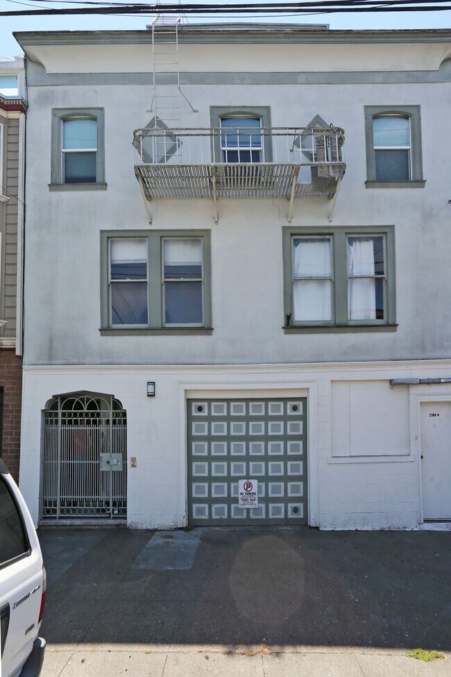 Building Photo - 2167 Greenwich St