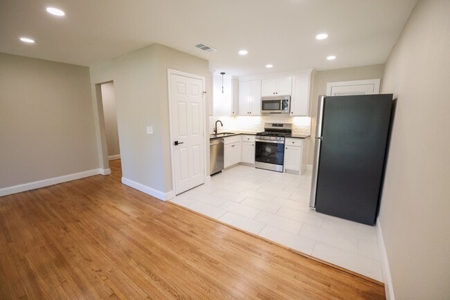 Building Photo - 5008 Penrose Ave