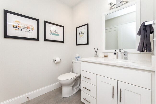 Building Photo - 545 E 3rd St