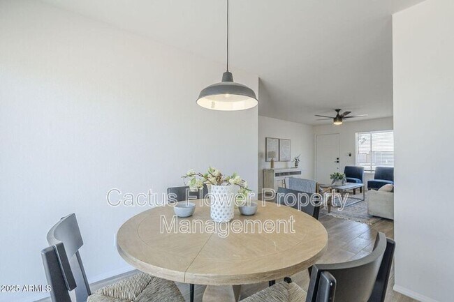 Building Photo - 1708 W Estrella Dr