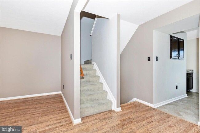 Building Photo - 5621 Queen Anne Ct