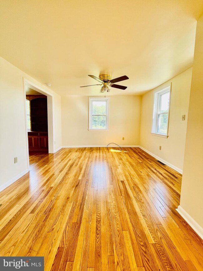 Building Photo - 288 Oxford Rd