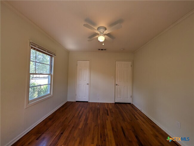 Building Photo - 890 Josephine St