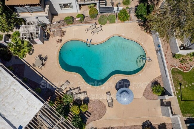 Building Photo - 4114 E Calle Redonda