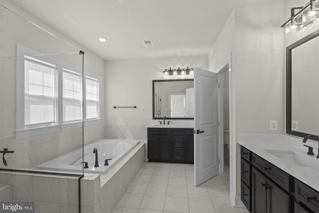 Building Photo - 7528 Zoe Ln
