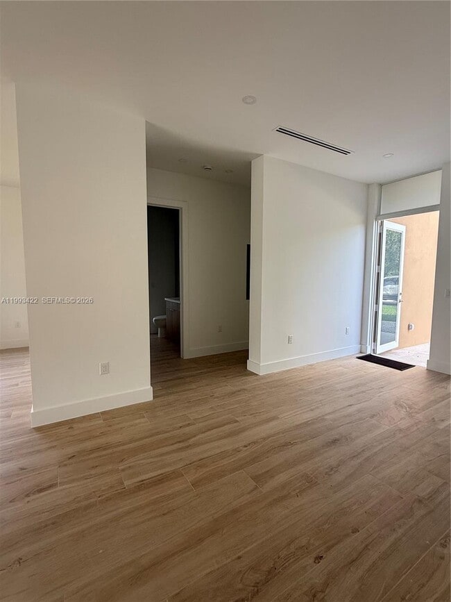 Building Photo - 1981 SW 33rd Ave