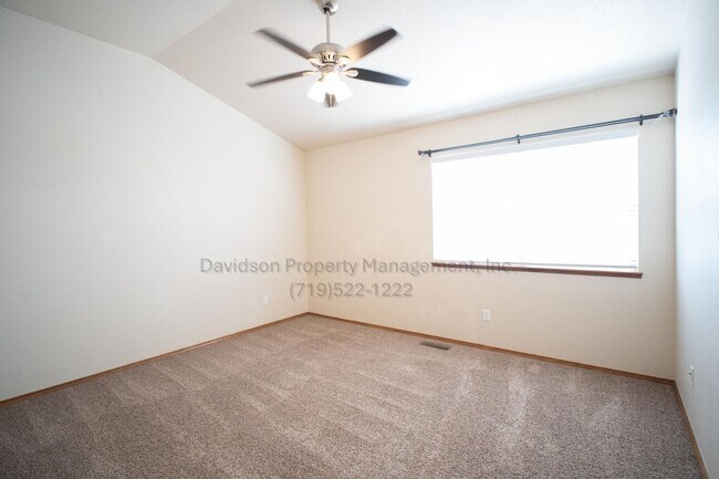 Building Photo - 3350 Castellon Dr