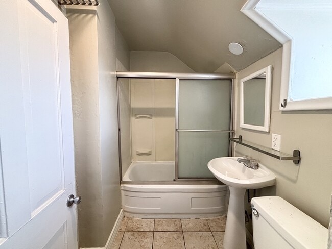 Building Photo - 512-514 E 500 S