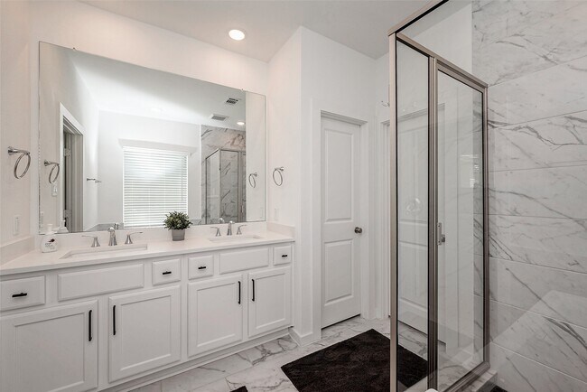 Building Photo - 430 W Cascade Heights Dr