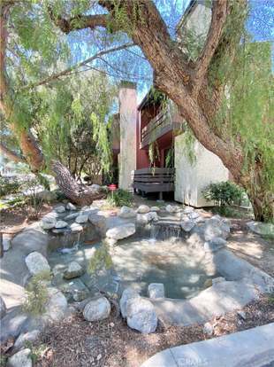 Building Photo - 21931 Burbank Blvd