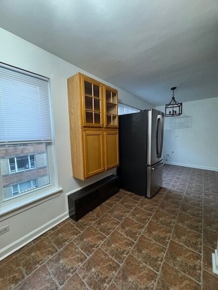 Building Photo - 2424 W Estes Ave