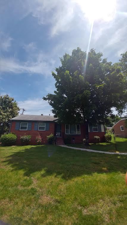 Building Photo - --  AVAILABLE IMMEDIATELY  -- 3 BR / 1 BA West End Home, Fenced in Backyard. Available Immediately!
