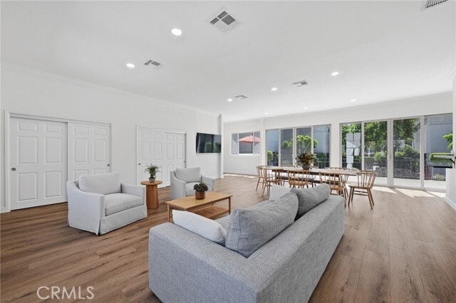 Building Photo - 523 Fairview Ave