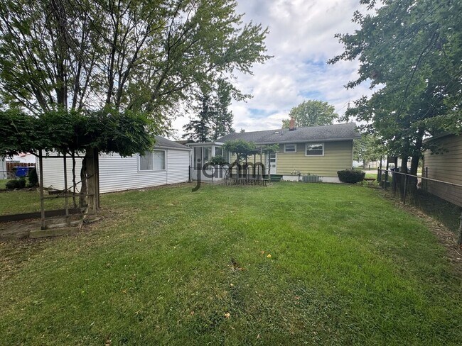 Building Photo - 14635 Sylvia Dr