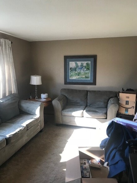 Living Room - 3660 N Mccord Rd