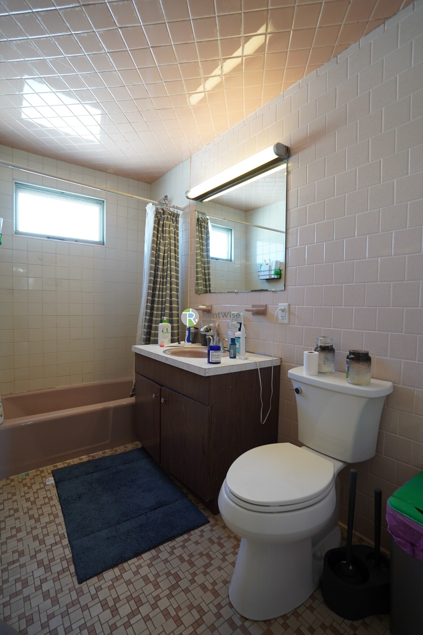 Building Photo - 52 Pearson Rd