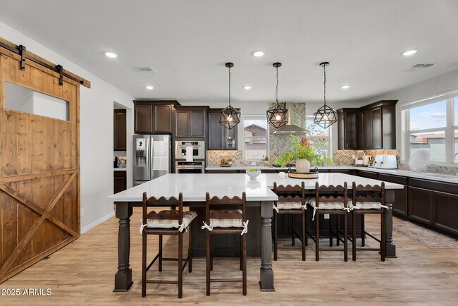 Building Photo - 9418 E Theia Dr