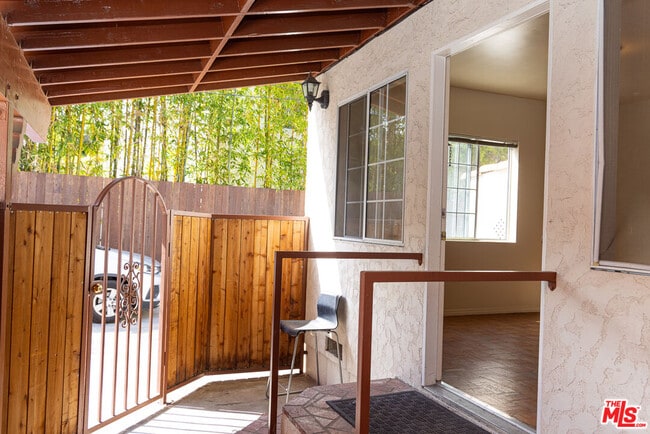 Building Photo - 642 N La Jolla Ave