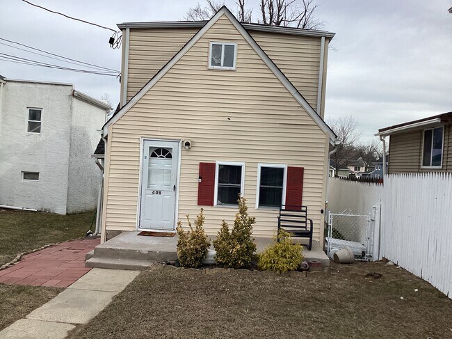 Primary Photo - 408 Parkinson Ave