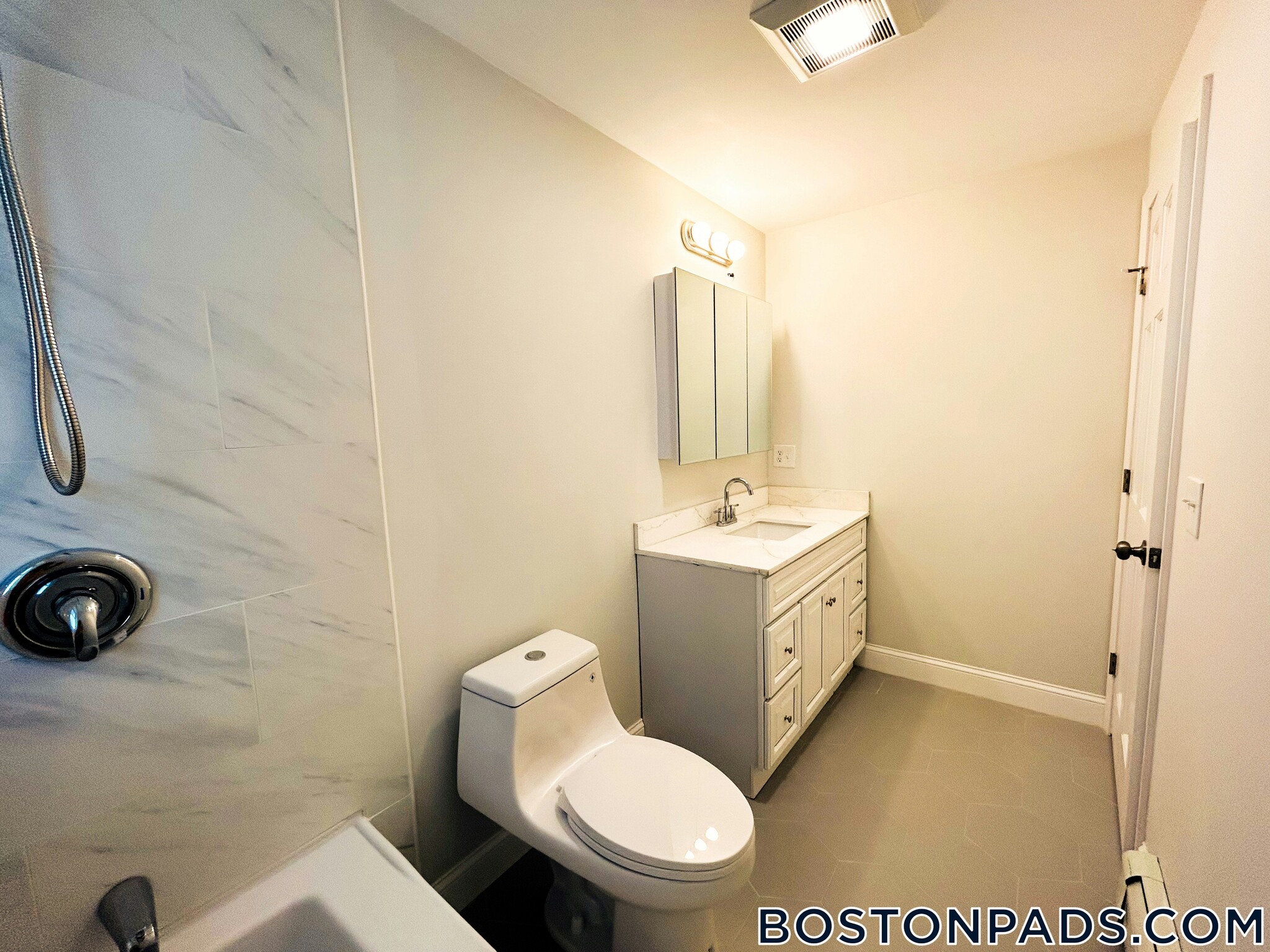 Building Photo - 27 Waverly St