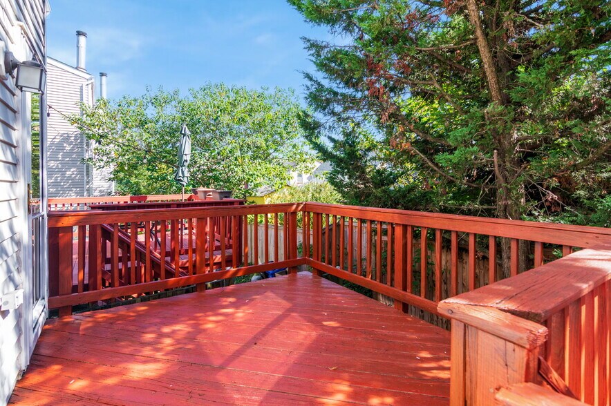 Building Photo - 1638 10th St S