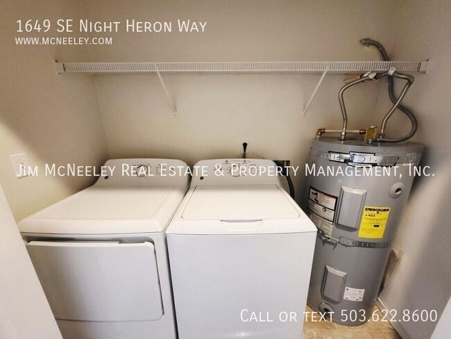 Building Photo - 1649 SE Night Heron Way