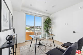 Building Photo - 1414 1/2 South Beverly Drive Apt ##303, Los Angeles, CA 90035 - 3 BR 3 BA house