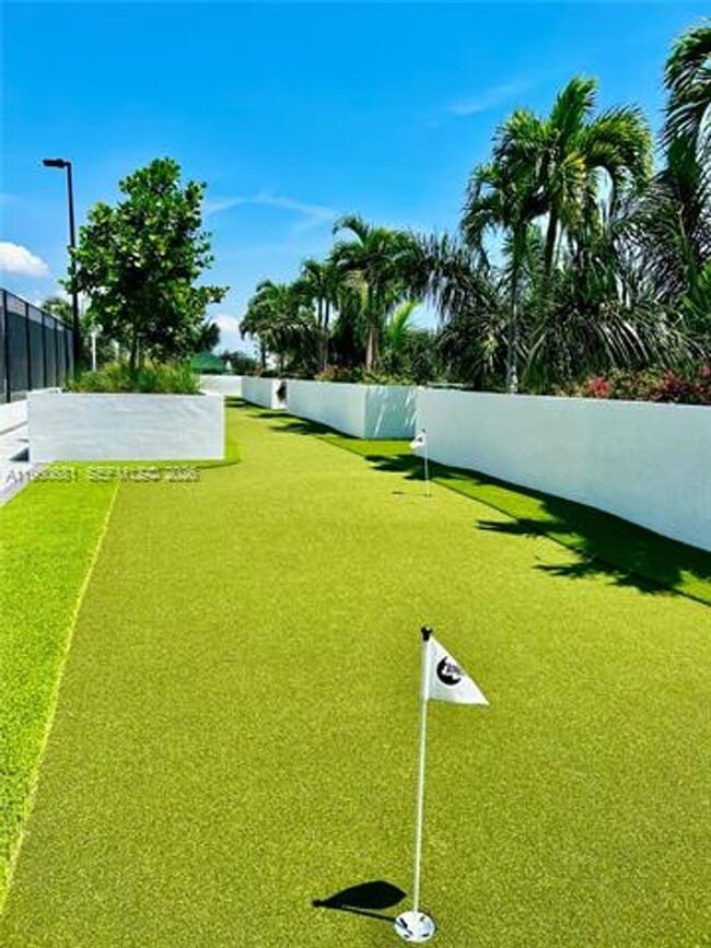 Building Photo - 300 Biscayne Blvd Way