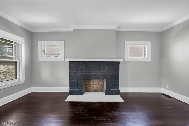 Building Photo - 1353 Phelps Ave