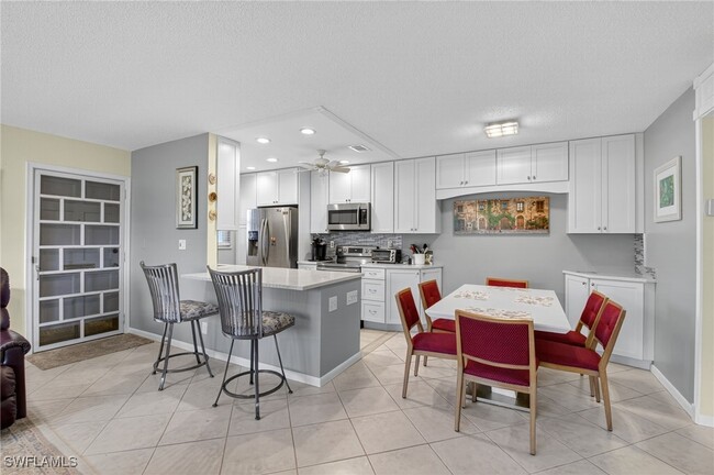 Building Photo - 572 High Point Dr