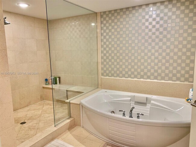 Building Photo - 3101 S Ocean Dr