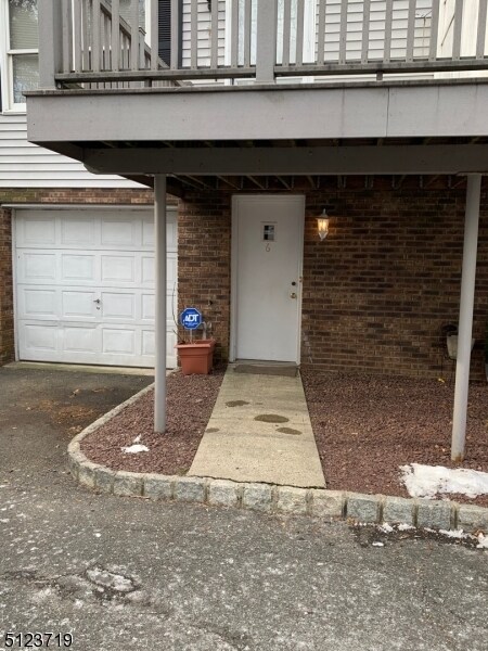 Primary Photo - 88 Rockland St
