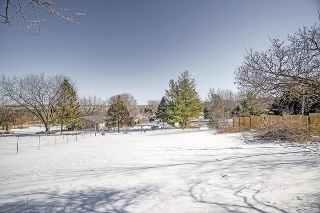 Building Photo - 4686 Capitol View Rd