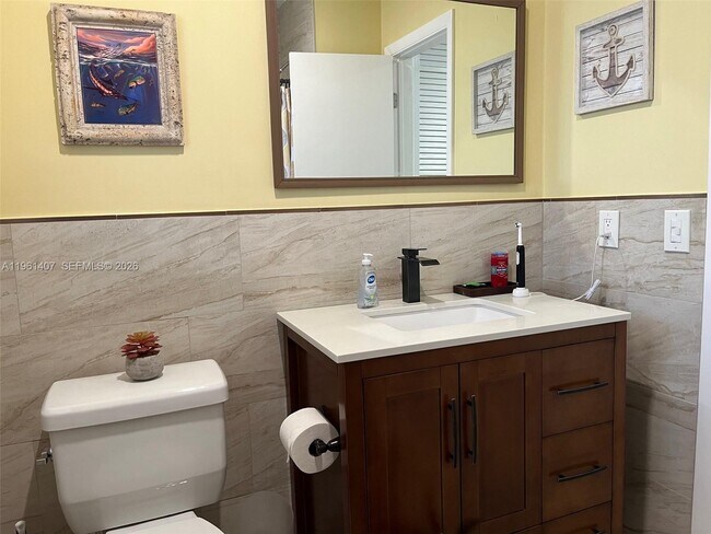 Building Photo - 700 Layne Blvd